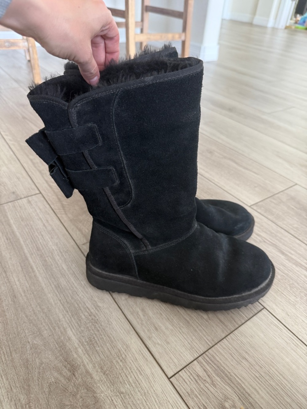UGG Australia Women’s Allegra Bow boots black 9M